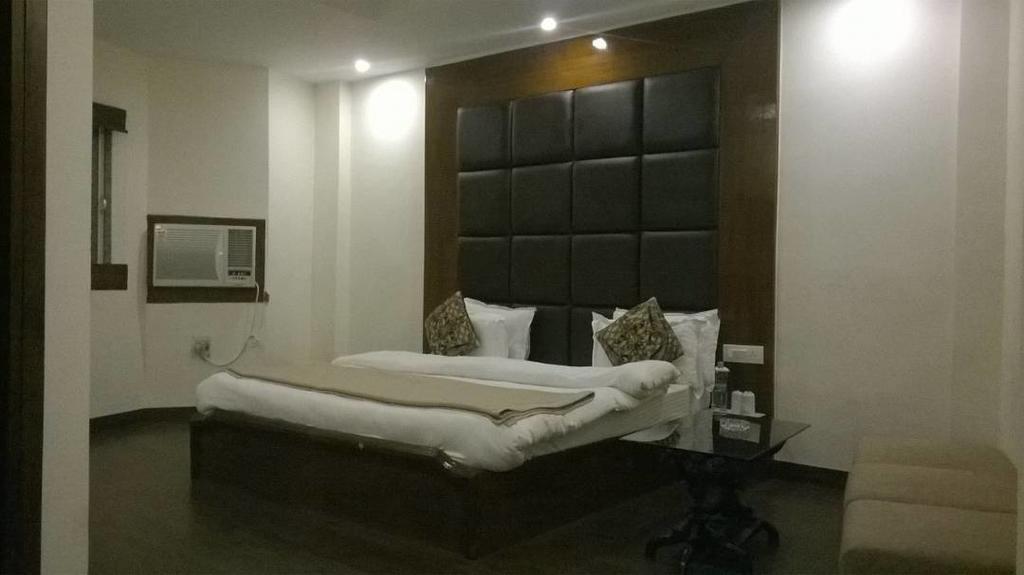 Hotel Ganges Rivera Haridwār Esterno foto